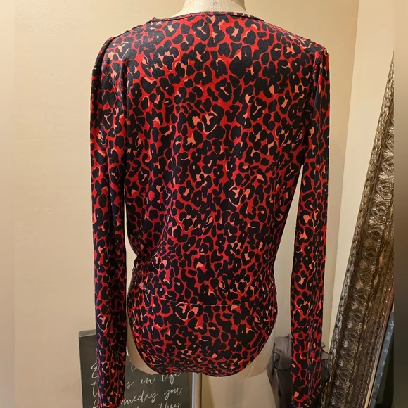 NWOT. Zara Red and Black Leopard Print Deep V-neck Bodysuit. Sz. Med Like New! - Picture 4 of 7